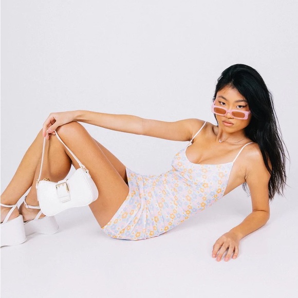 KAT MINI DRESS PASTEL FLORAL - Picture 2 of 4